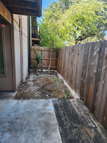 2600 Penny LN 116, Austin, TX 78757