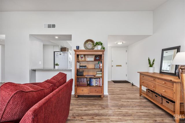 5804 Sundale Ave, Bakersfield, CA 93309