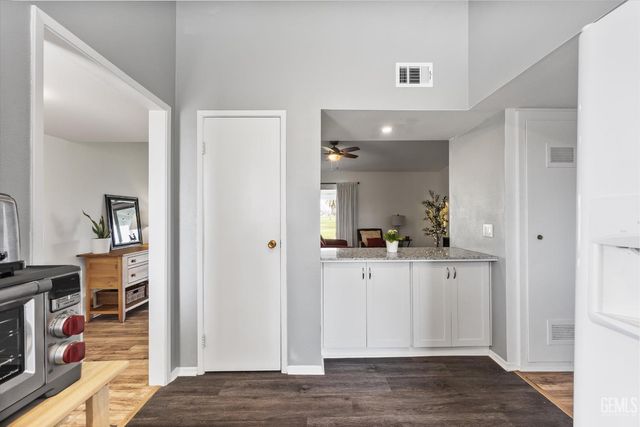 5804 Sundale Ave, Bakersfield, CA 93309