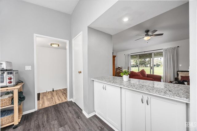 5804 Sundale Ave, Bakersfield, CA 93309