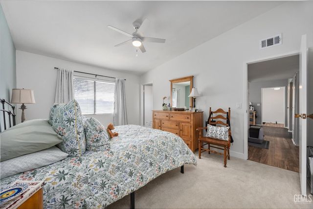 5804 Sundale Ave, Bakersfield, CA 93309