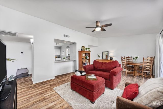 5804 Sundale Ave, Bakersfield, CA 93309