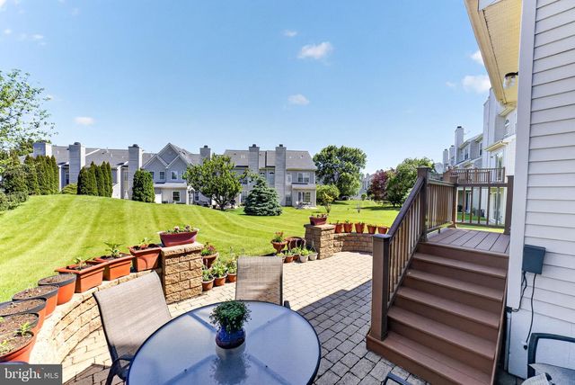 106 JULIAN DR E, Warwick, PA 18974