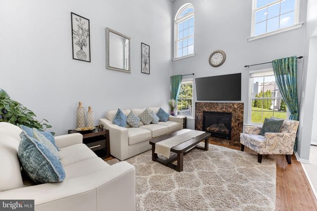 106 JULIAN DR E, Warwick, PA 18974