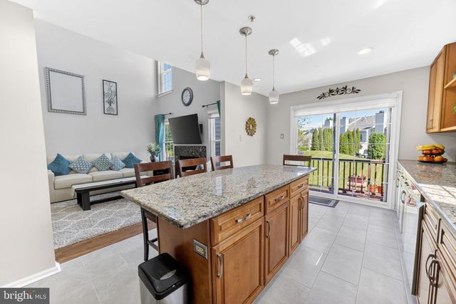 106 JULIAN DR E, Warwick, PA 18974