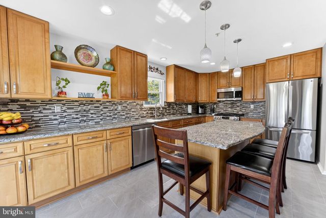 106 JULIAN DR E, Warwick, PA 18974