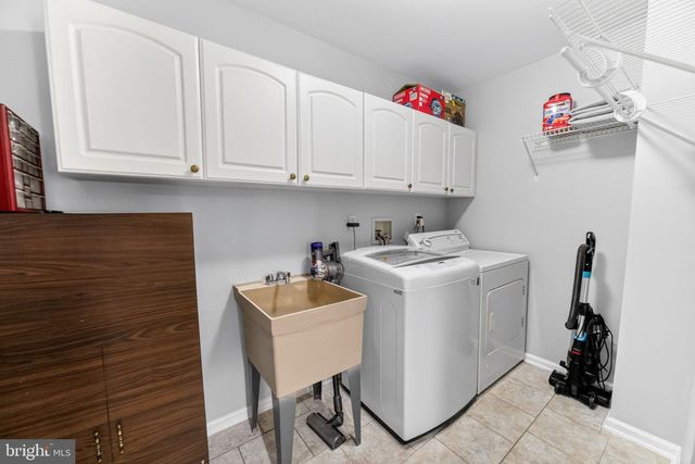 106 JULIAN DR E, Warwick, PA 18974