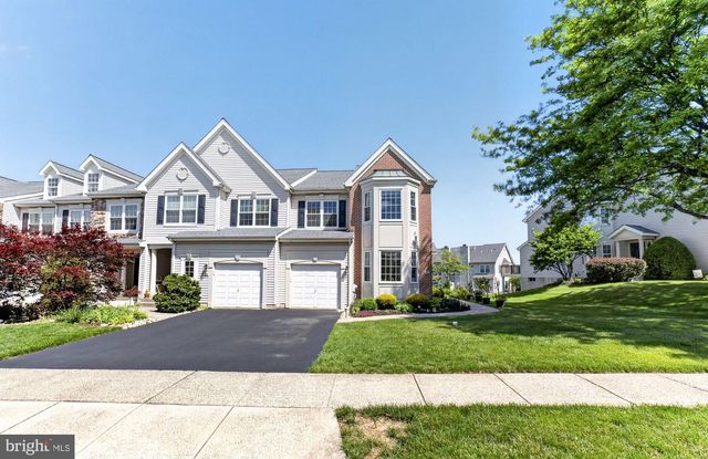 106 JULIAN DR E, Warwick, PA 18974