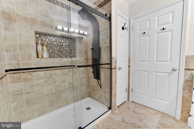 106 JULIAN DR E, Warwick, PA 18974