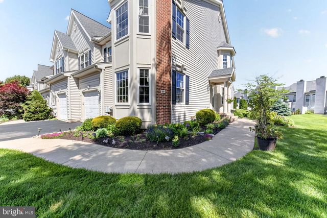 106 JULIAN DR E, Warwick, PA 18974