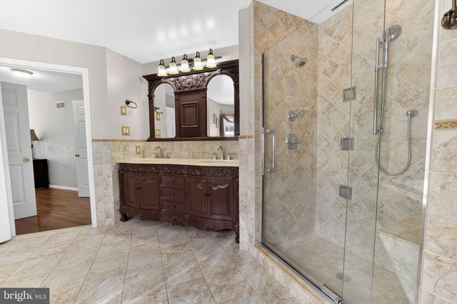 106 JULIAN DR E, Warwick, PA 18974