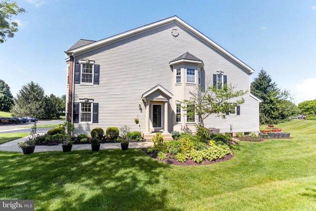 106 JULIAN DR E, Warwick, PA 18974