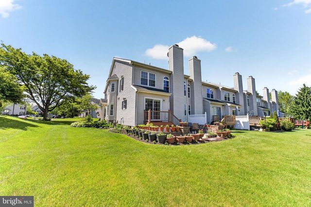 106 JULIAN DR E, Warwick, PA 18974