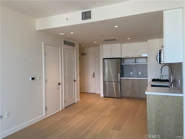 400 S Broadway 2304, Los Angeles, CA 90013