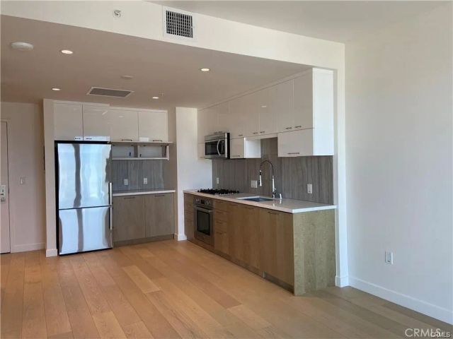 400 S Broadway 2304, Los Angeles, CA 90013