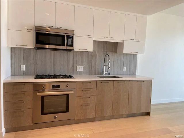 400 S Broadway 2304, Los Angeles, CA 90013