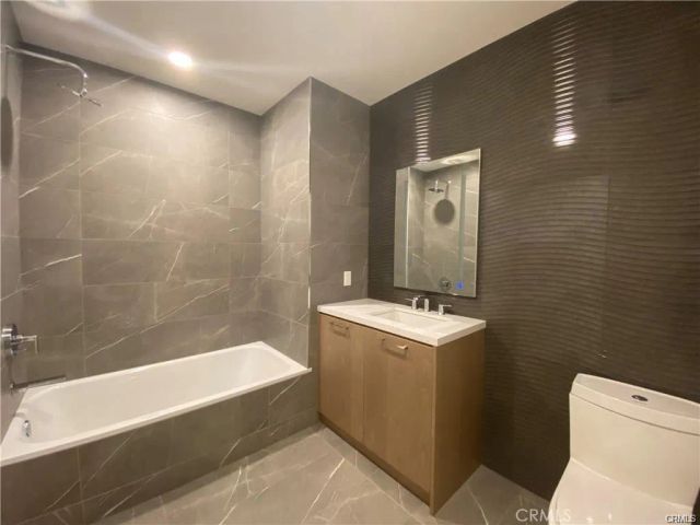 400 S Broadway 2304, Los Angeles, CA 90013