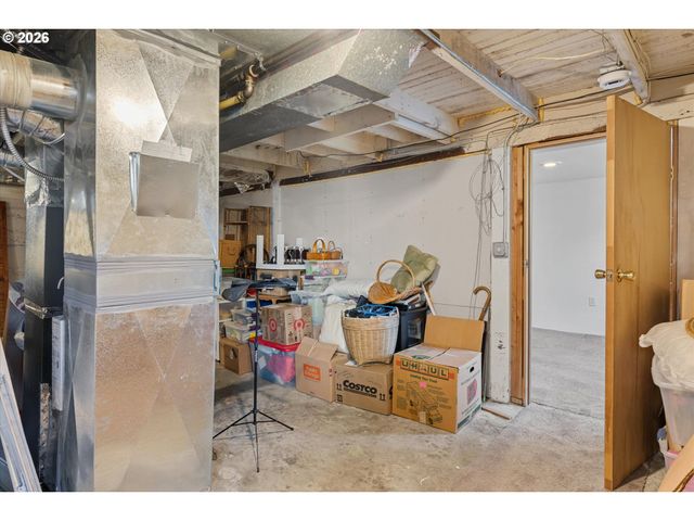 3805 Se MALL St, Portland, OR 97202