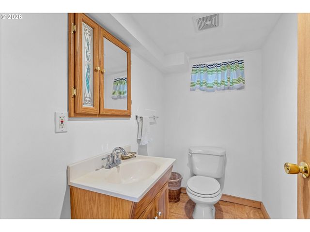 3805 Se MALL St, Portland, OR 97202