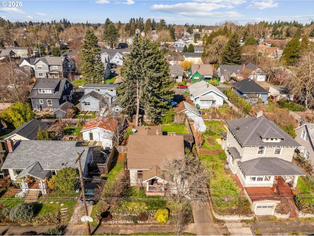 3805 Se MALL St, Portland, OR 97202