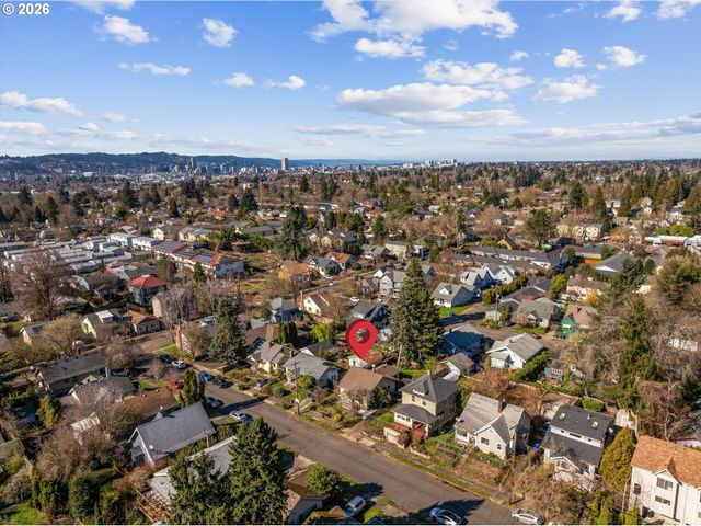 3805 Se MALL St, Portland, OR 97202