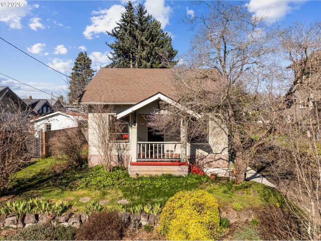 3805 Se MALL St, Portland, OR 97202