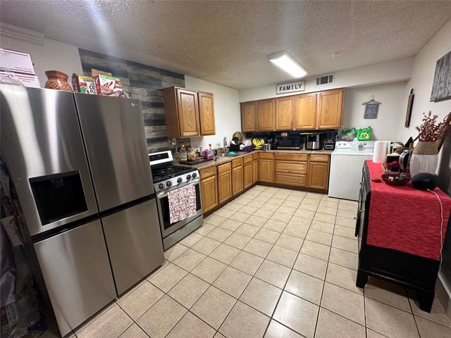 2133 Greenway Street, Arlington, TX 76010