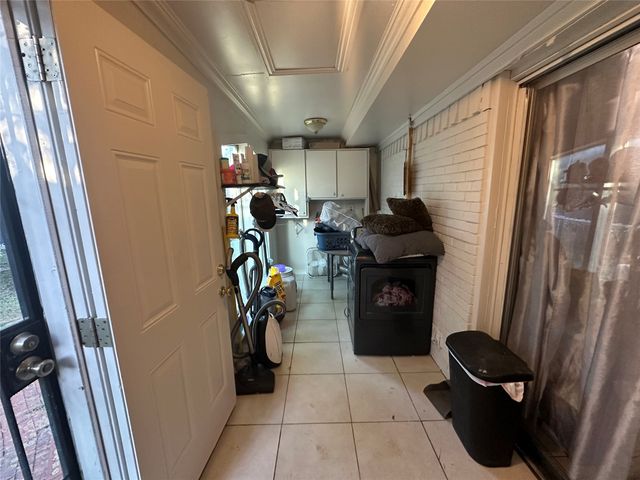 2133 Greenway Street, Arlington, TX 76010