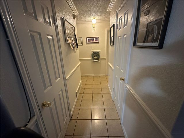 2133 Greenway Street, Arlington, TX 76010