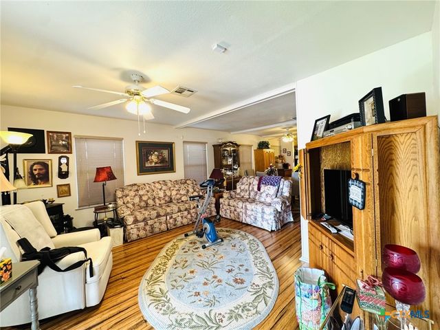 1105 Baldridge Drive, Gatesville, TX 76528