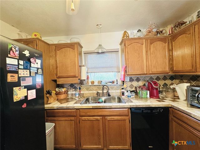 1105 Baldridge Drive, Gatesville, TX 76528