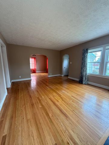 636 Beaumont Avenue, Harrodsburg, KY 40330