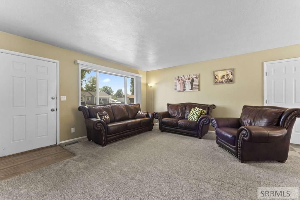 Image 4 of property listing at 622 Maurine Drive, Idaho Falls, ID 83401