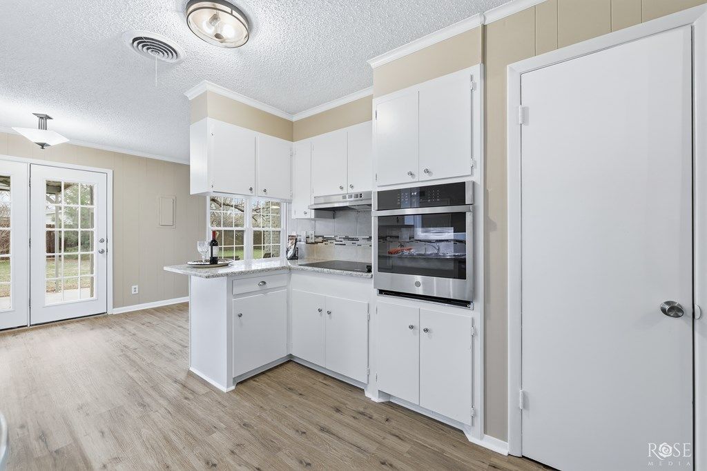 Image 10 of property listing at 1902 S A&M Ave, San Angelo, TX 76904