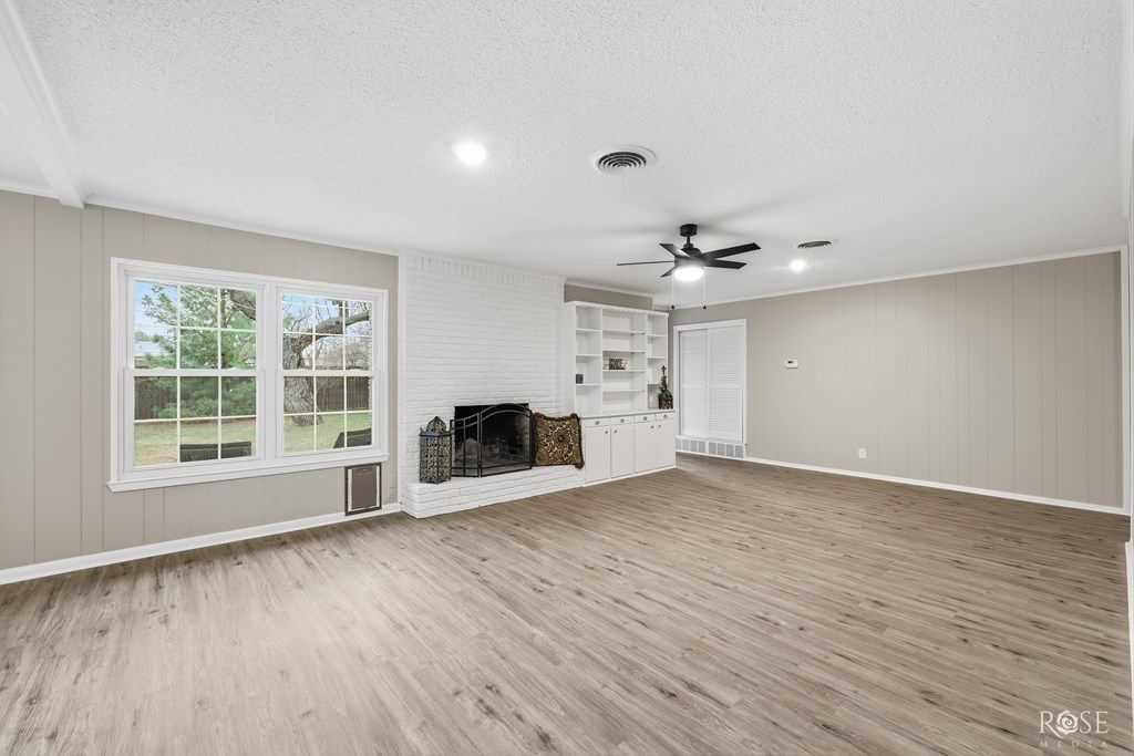 Image 15 of property listing at 1902 S A&M Ave, San Angelo, TX 76904