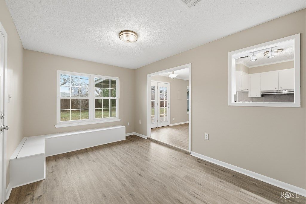 Image 16 of property listing at 1902 S A&M Ave, San Angelo, TX 76904