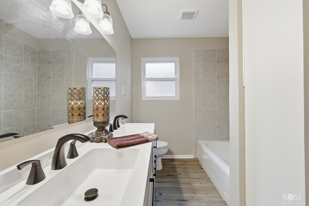 Image 23 of property listing at 1902 S A&M Ave, San Angelo, TX 76904