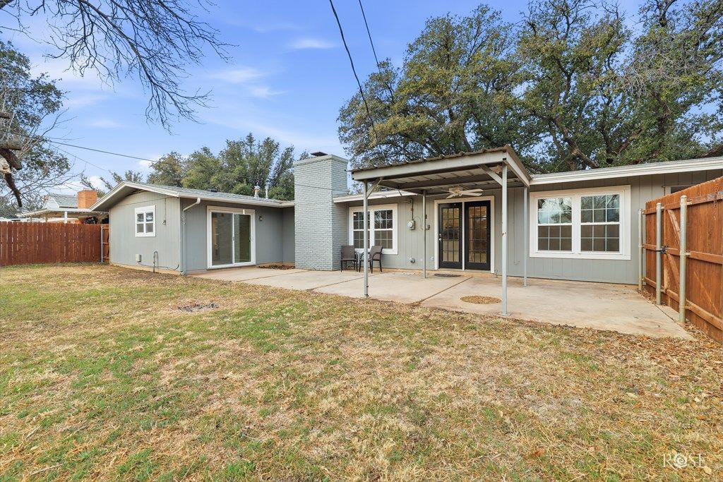 Image 29 of property listing at 1902 S A&M Ave, San Angelo, TX 76904