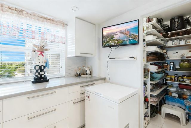 3800 Hillcrest Dr 411, Hollywood, FL 33021