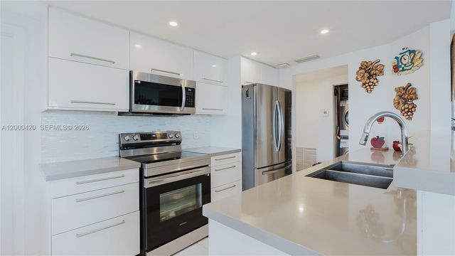 3800 Hillcrest Dr 411, Hollywood, FL 33021