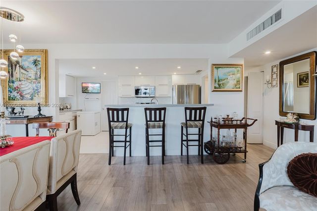 3800 Hillcrest Dr 411, Hollywood, FL 33021