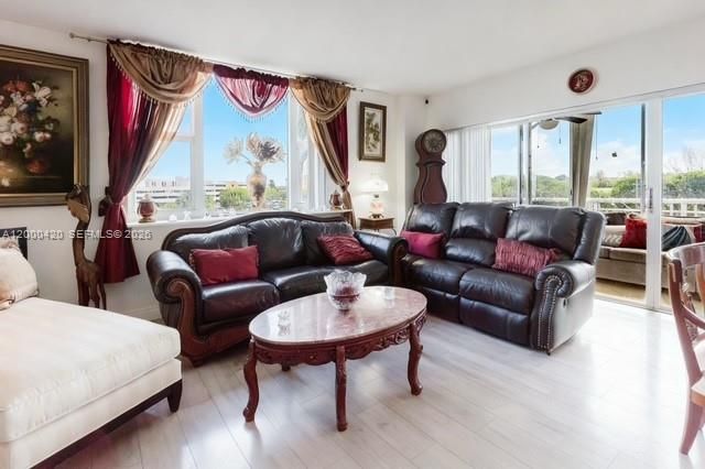 3800 Hillcrest Dr 411, Hollywood, FL 33021