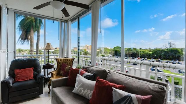 3800 Hillcrest Dr 411, Hollywood, FL 33021