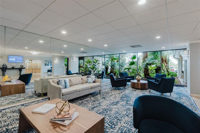 3800 Hillcrest Dr 411, Hollywood, FL 33021