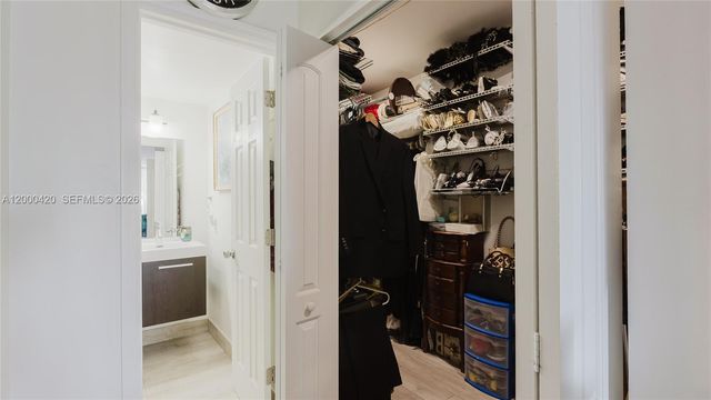 3800 Hillcrest Dr 411, Hollywood, FL 33021