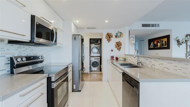 3800 Hillcrest Dr 411, Hollywood, FL 33021