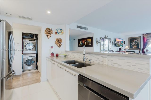 3800 Hillcrest Dr 411, Hollywood, FL 33021