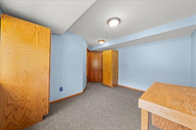 698 Baker ROAD, Hudson, WI 54016