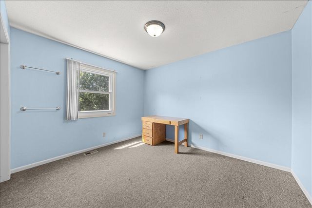 698 Baker ROAD, Hudson, WI 54016
