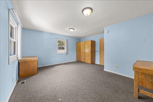698 Baker ROAD, Hudson, WI 54016